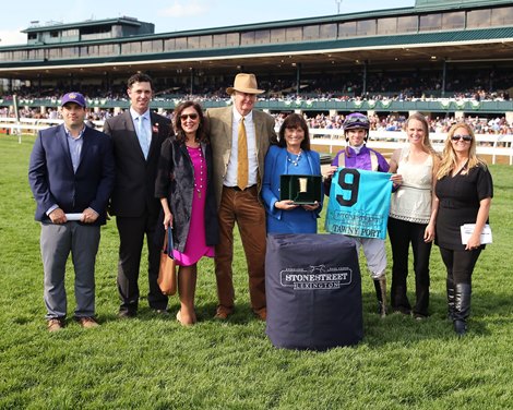Tawny Port wins 2022 Lexington Stakes at Keeneland