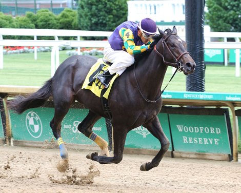 Owen's Leap breaks his maiden at Churchill Downs