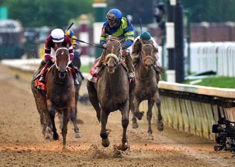 Secret Oath with Luis Saez wins the Kentucky Oaks (G1) at Churchill Downs in Louisville, KY on May 6, 2022.
