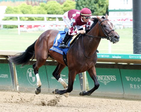 Wonder Wheel wins 2022 Debutante Stakes at Churchill Downs