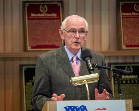 08-05-2022 2022 Hall of Fame induction ceremony</p>

<p>Michael Veitch accepts for Royal Heroine at the Hall of Fame inductions held at the Fasig Tipton sales pavilion Friday Aug 5, 2022 in Saratoga Springs, N.Y. Photo by Rob Simmons