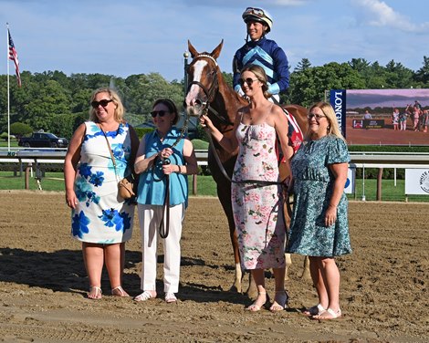 Poppy Flower wins the 2022 Galway Stakes at Saratoga