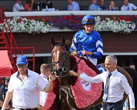 With The Moonlight wins 2022 Saratoga Oaks Invitational Stakes in Saratoga