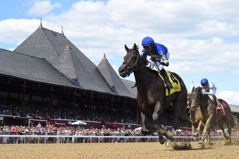 Bank On Anna wins the 2022 Union Avenue Handicap at Saratoga