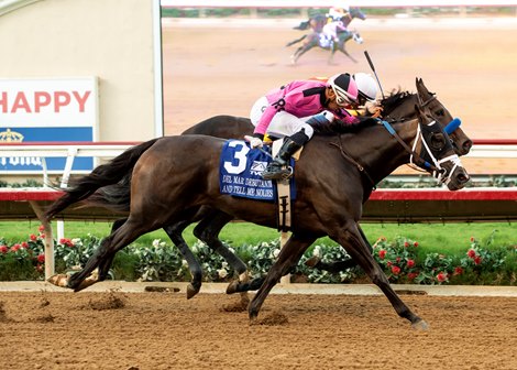 Peter Redekop&#39;s And Tell Me Nolies and jockey Ramon Vazquez, outside, get up to beat Home Cooking and Mike Smith (inside) in the Grade I $300,000 TVG Del Mar Debutante Saturday, September 10, 2022 at Del Mar Thoroughbred Club, Del Mar, CA.<br><br />
Benoit Photo