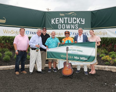 Somelikeithotbrown wins the 2022 WinStar Mint Million Stakes at Kentucky Downs