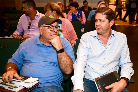 (L-R): David Fiske and Ron Winchell at Keeneland
