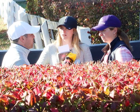 R-L  Liz Crow, Katelyn Jackson, Bradley Weisbord, 2022 Keeneland November Sale
