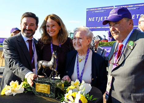 Michelle Green, Leonard Green and winning connections in the winner’s circle after Wonder Wheel with Tyler Gaffalione win the Juvenile Fillies (G1) at Keeneland in Lexington, KY on November 4, 2022.