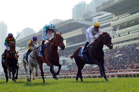 The Francis Lui-trained Golden Sixty, ridden by Vincent Ho, takes the G1 Citi Hong Kong Gold Cup (2000m), the second leg of the Triple Crown, at Sha Tin Racecourse today (26 February)