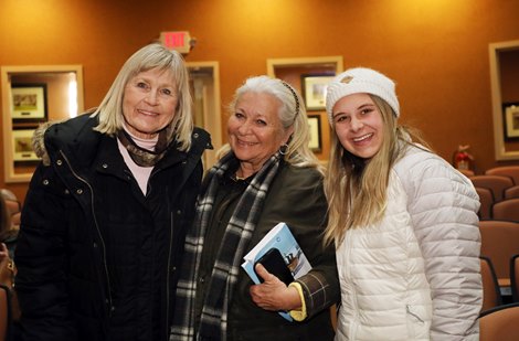 LR: buyer Judy Pryor for hip 293, with Mary Jane Mulholland and Lexi Hennings, 2023 Fasig-Tipton Winter Mixed Sale