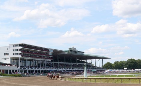 Horses round the first turn during the 6th race on July 22, 2023 at Monmouth Park Racetrack in Oceanport, NJ. Photo by Nikki Sherman/EQUI-PHOTO