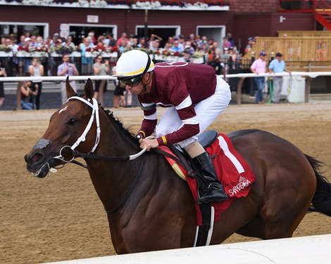 Echo Zulu wins the 2023 Honorable Miss Handicap at Saratoga