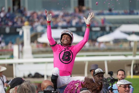 Jockey Patrick Husbands guides Paramount Prince to victory in the 164th running of the $1,000,000 King&#39;s Plate. Paramount Prince is owned by Gary Barber and Mike Langlois and trained by Mark Casse.