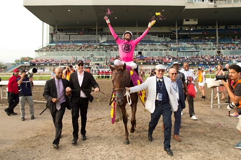 Jockey Patrick Husbands guides Paramount Prince to victory in the 164th running of the $1,000,000 King&#39;s Plate. Paramount Prince is owned by Gary Barber and Mike Langlois and trained by Mark Casse.