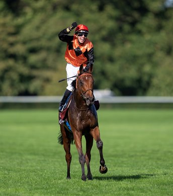 Ace Impact (C.Demuro) wins the Arc<br>
Longchamp 1.10.23 Pic: Edward Whitaker