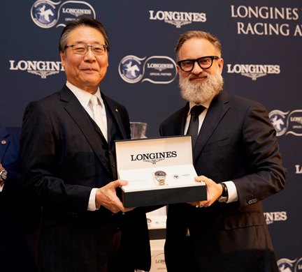 Longines World's Best Horse Race Award Masayoshi Yoshida, President of the Japan Racing Association (JRA), and Bernardo Tribolet, Vice President Marketing of Longines ©twobytwo