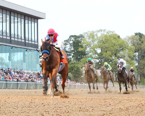 Muth wins the 2024 Arkansas Derby at Oaklawn Park