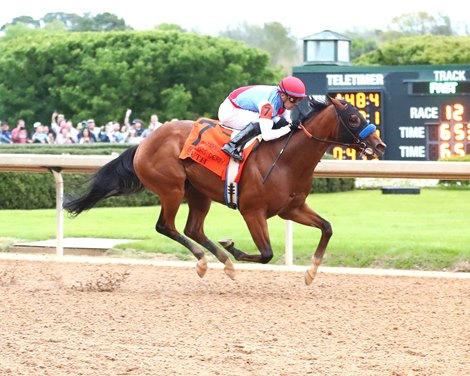 Muth wins the 2024 Arkansas Derby at Oaklawn Park