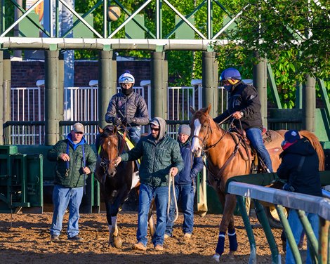 Sierra Leone schooling at the gate