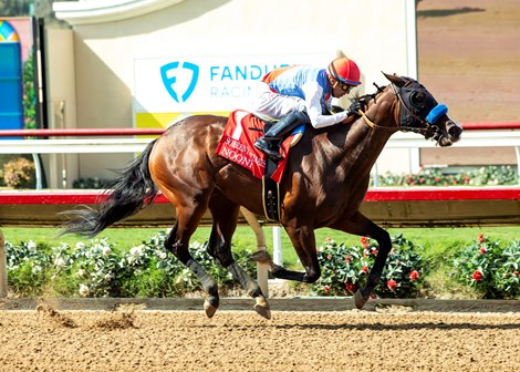 Nooni wins the Sorrento Stakes at Del Mar<br>
Benoit Photo