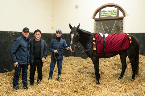 Masaaki Matsushima and Yutaka Take pictured with Aidan O’Brien while visiting 6-time Group 1 winner Auguste Rodin at Ballydoyle