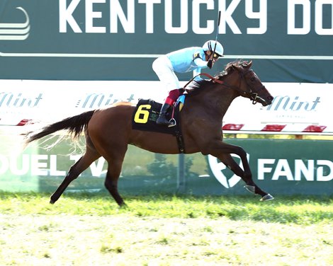 May Day Ready wins the 2024 Kentucky Downs Juvenile Fillies Stakes at Kentucky Downs