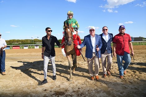 Chancer McPatrick wins the 2024 Champagne Stakes at Aqueduct Racetrack