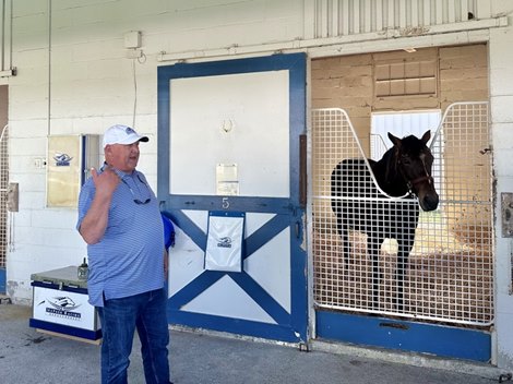 Kenny McPeek with Ma'am, dam of Mystik Dan at Magdalena Farm