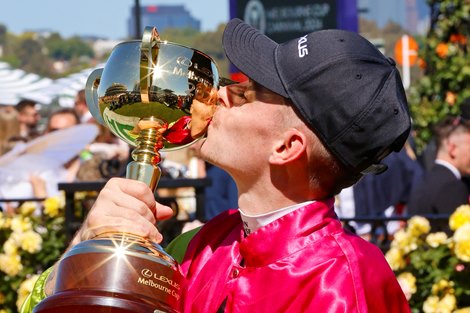 Knight's Choice wins the 2024 Melbourne Cup at Flemington Racecourse<br>
ridden by Robbie Dolan and trained by Sheila Laxon & John Symons