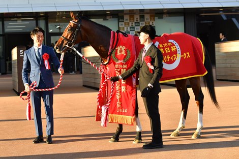 2024 Asahi Hai Futurity Stakes won by Admire Zoom, ridden by Yuga Kawada and trained by Yasuo Tomomichi <br>
Photo by Katsumi Saito <br>
Kyoto Racecourse <br>
December 15, 2024