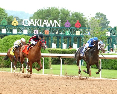 First Mission wins the 2025 Oaklawn Handicap at Oaklawn Park