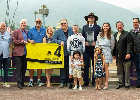 The King of Gosford and Jockey Flavien Prat win the degree I, $ 300,000 Shoemaker Mile, Monday, May 26, 2025 in Santa Anita Park, Arcadia Ca. © Benoit Photo The King of Gosford and Jockey Flavien Prat win the degree I, $ 300,000 Shoemaker Mile, Monday, May 26, 2025 in Santa Anita Park, Arcadia Ca. © Benoit Photo