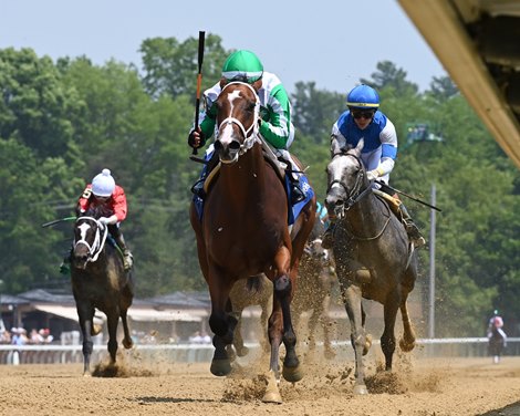 Mythical wins the 2025 Tremont Stakes at Saratoga Race Course