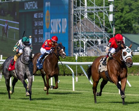 Spinning Colors with John R. Velazquez wins the Mount Vernon Stakes at Saratoga Race Course in Saratoga Springs, NY., on June 4, 2025.