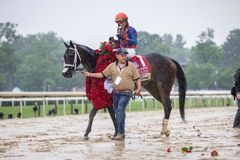 Dorth Vader wins the 2025 Ogden Phipps Stakes at Saratoga Race Course