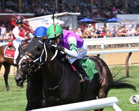 Leon Blue wins the 2025 Rick Violette Stakes at Saratoga Race Course