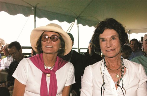 Diane Perkins (right) with Virginia Valentine at the Wimborn Farm Dispersal Sale on July 13, 2002, at Wimborne Farm near Paris, Ky.<br>
Wimborne Sale Origs 1 image 77 Photo by Anne M. Eberhardt