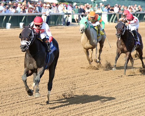 Bentornato wins the 2025 Louisville Thoroughbred Society Stakes at Churchill Downs