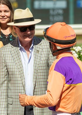 Spendthrift Farm’s Tamara and jockey Mike Smith win the Grade III $100,000 Chillingworth Stakes Saturday, October 4, 2025 at Santa Anita Park, Arcadia, CA.  The Richard Mandella-trainee is the daughter of fan-favorite champion Beholder.<br>
Benoit Photo