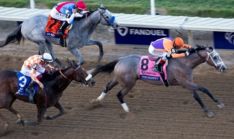 Ted Noffey (John Velazquez) wins the Juvenile<br>
Del Mar 31.10.25 Pic: Edward Whitaker