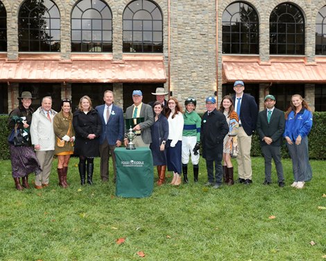Venencia (FR) wins the 2025 Dowager Stakes at Keeneland