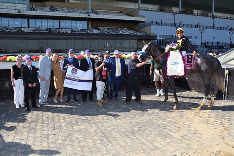 Napoleon Solo wins the 2025 Champagne Stakes at Aqueduct Racetrack