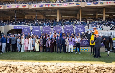 Winning connections in the winner’s circle after Shisospicy with Irad Ortiz Jr. win the Turf Sprint (G1T) at Del Mar Racetrack in Del Mar, CA on November 1, 2025.
