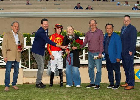 Nevada Beach and jockey Juan Hernandez, outside, win the battle to the wire with British Isles an Diego Herrera (inside) for victory in the Grade III $100,000 Native Diver Stakes Saturday, November 22, 2025 at Del Mar Thoroughbred Club, Del Mar, CA.<br>
Benoit Photo