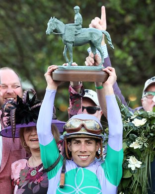 Renegade wins the 2026 Arkansas Derby at Oaklawn Park