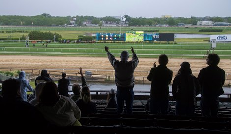 Aqueduct second floor, view of the track