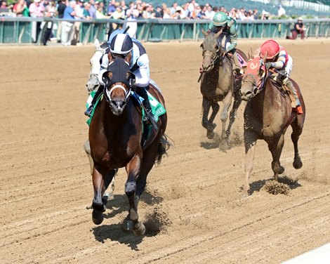 Built wins the 2026 Louisville Thoroughbred Society Stakes at Churchill Downs